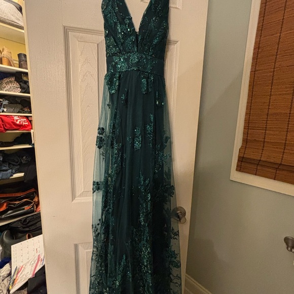 Baltic Born Soieblu Emerald Sequined Floral detail, Size L - Picture 2 of 9